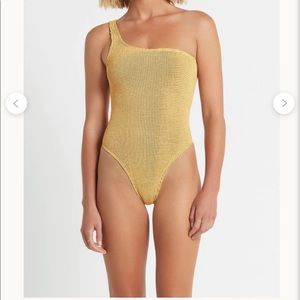 Bond-eye oscar one piece